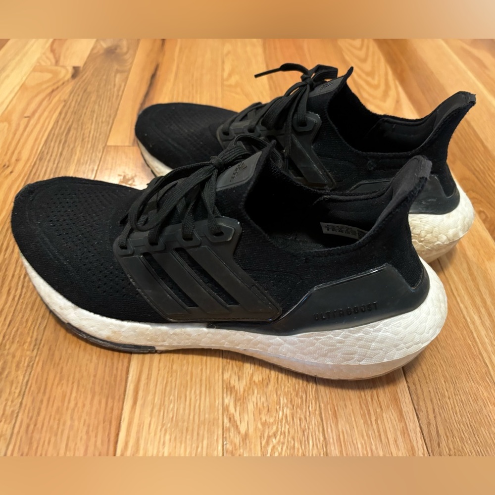 ULTRABOOST LIGHT RUNNING SHOES